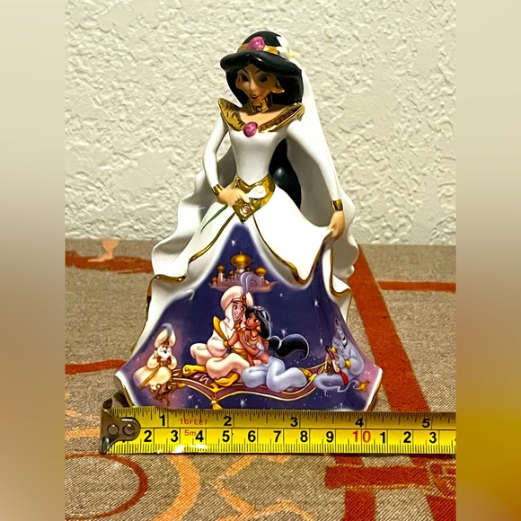 Disney's Jasmine Bride All Porcelain Bell By The Bradford Exchange - Picture 4 of 5
